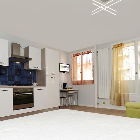 Blue Lagon Five Stars Holiday House Νίκαια Εξωτερικό φωτογραφία