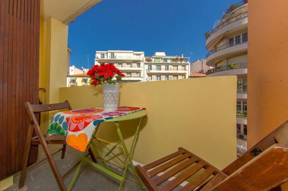 Blue Lagon Five Stars Holiday House Νίκαια Εξωτερικό φωτογραφία