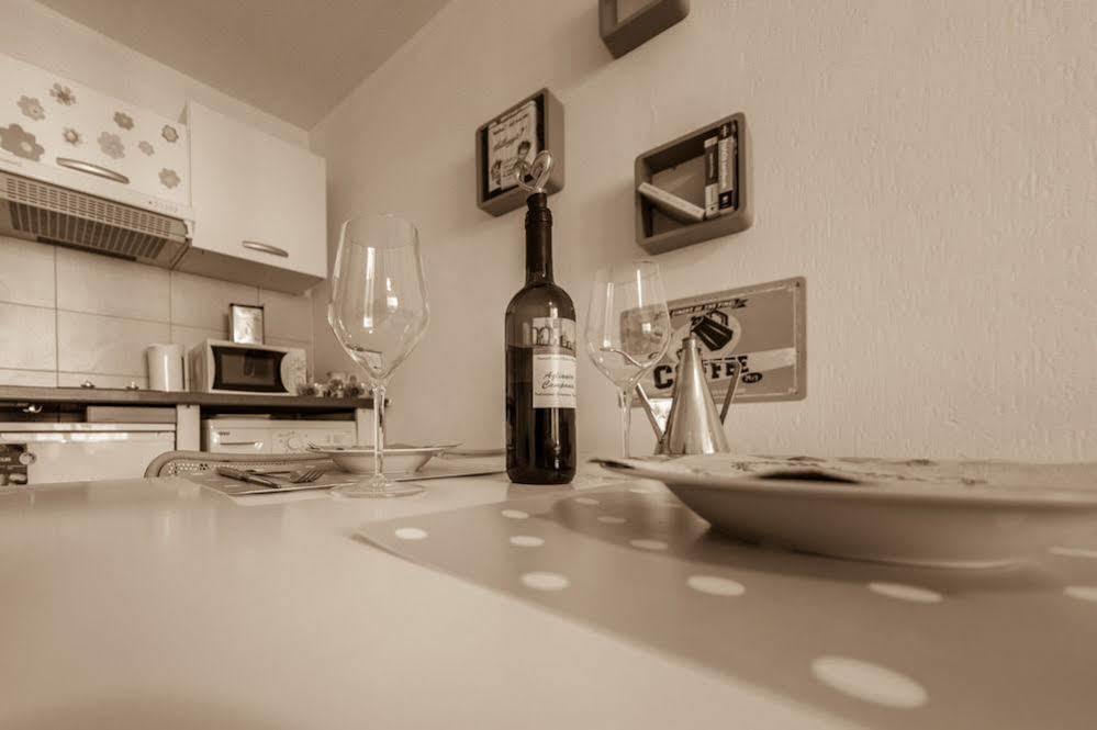 Blue Lagon Five Stars Holiday House Νίκαια Εξωτερικό φωτογραφία