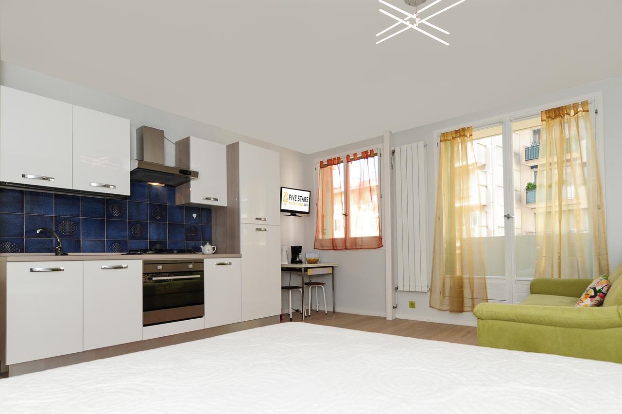 Blue Lagon Five Stars Holiday House Νίκαια Εξωτερικό φωτογραφία