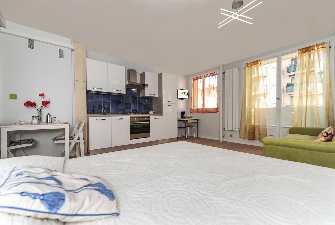 Blue Lagon Five Stars Holiday House Νίκαια Εξωτερικό φωτογραφία